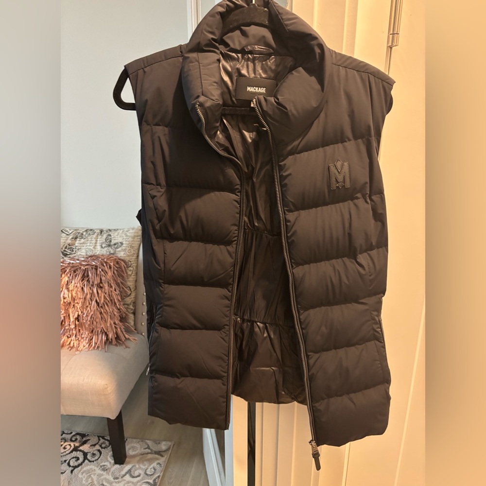 Mackage Gisela Down Vest - Black size L never worn
